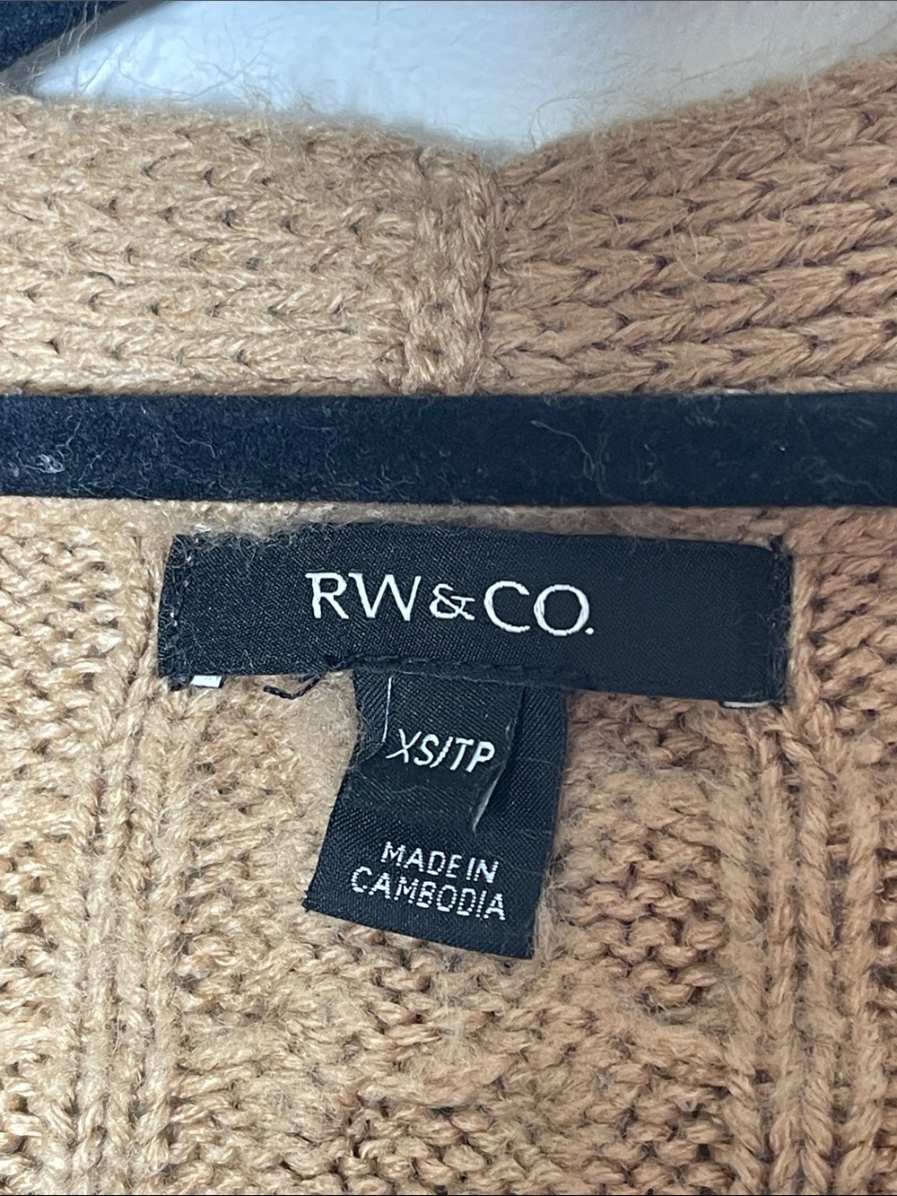 6. Cardi 18/31 - Picture 2 of 3